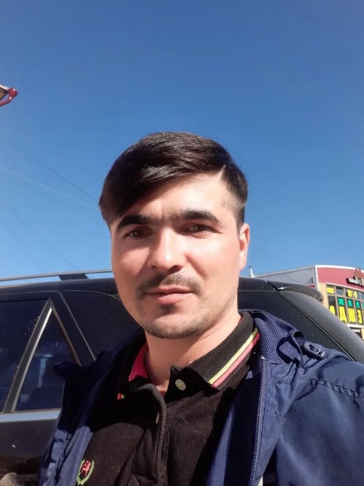  42302627  Andrey, 31 ,    