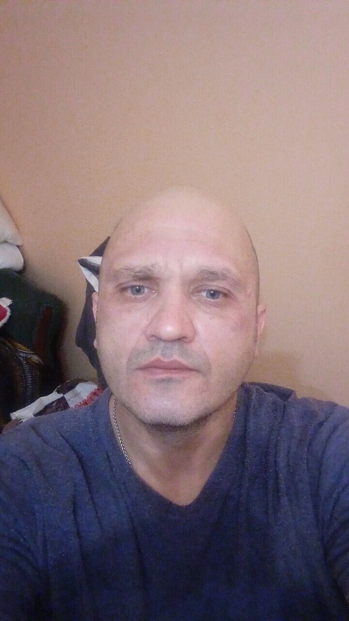  40316847  Jury, 49 ,    