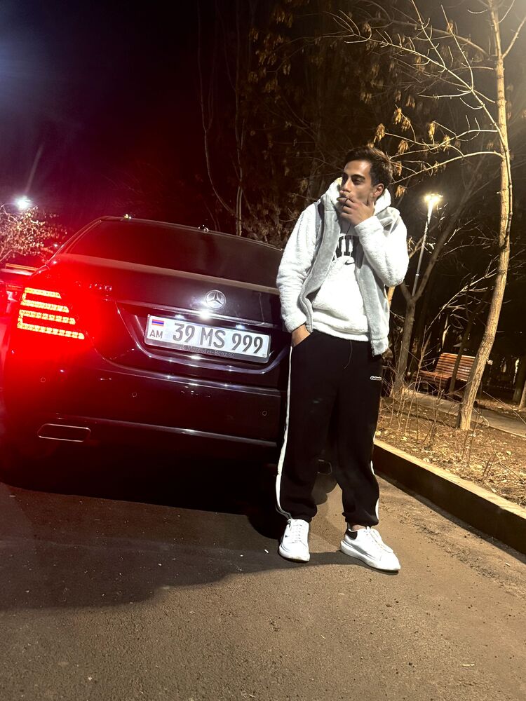  48996297  Tigran, 21 ,    