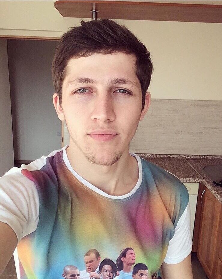  16529917  Alex, 31 ,    