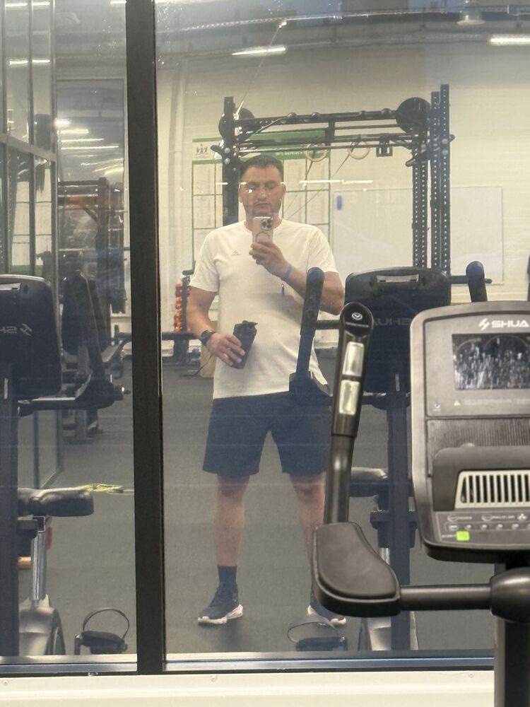  52525737  , 33 ,    