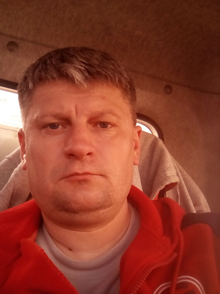 11964607  Oleg, 49 ,    