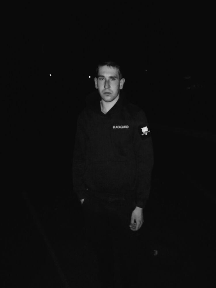  35492937  Andrei, 28 ,    