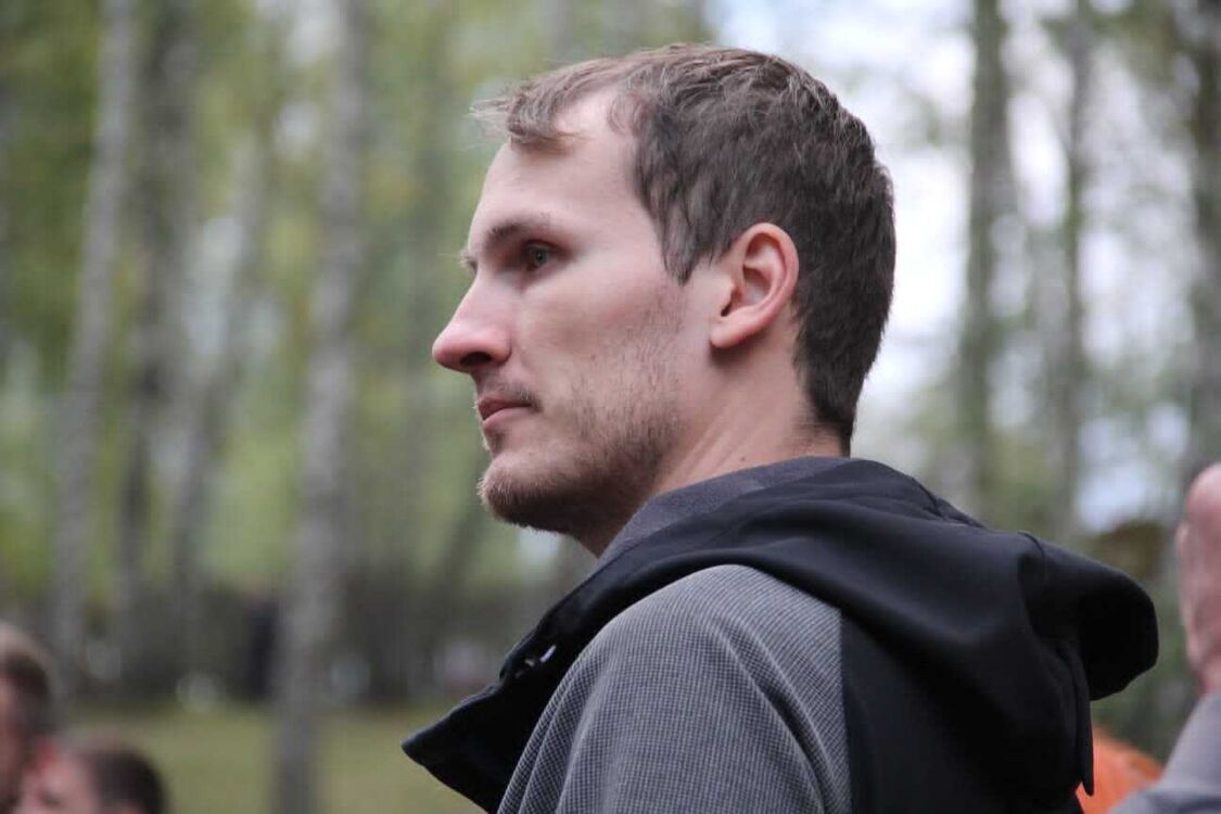  30116617  Roman, 37 ,    