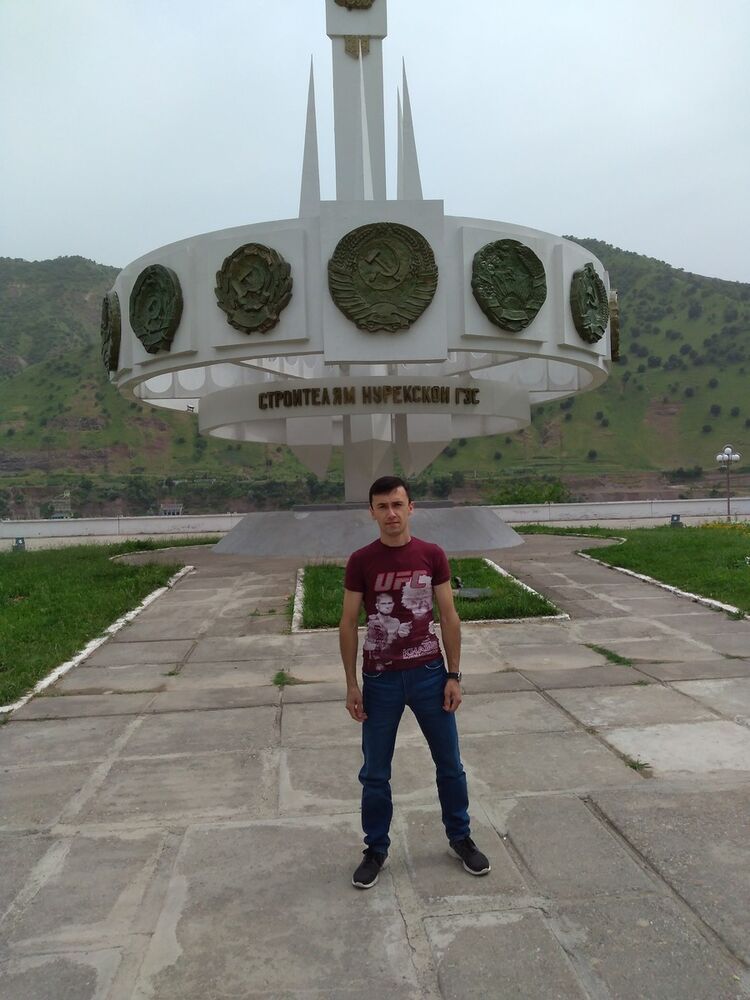  18221137  Aleksandr, 34 ,    