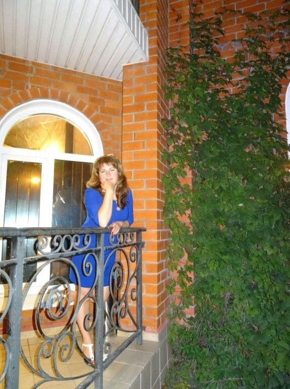  9196687  Elena, 46 ,    