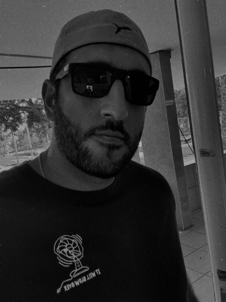 ���� 55126987 ������� Alik, 34 ����, ���� ���������� � Tel Aviv-Yafo