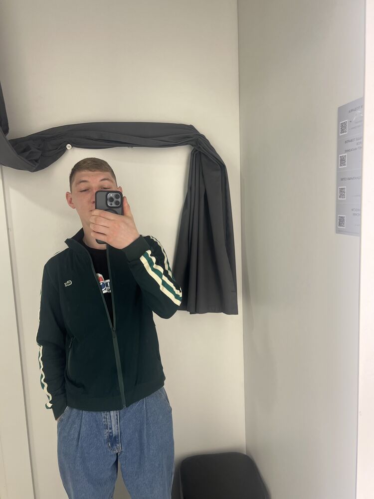 ���� 56054357 ����� Komar, 24 ����, ���� ���������� � New York City