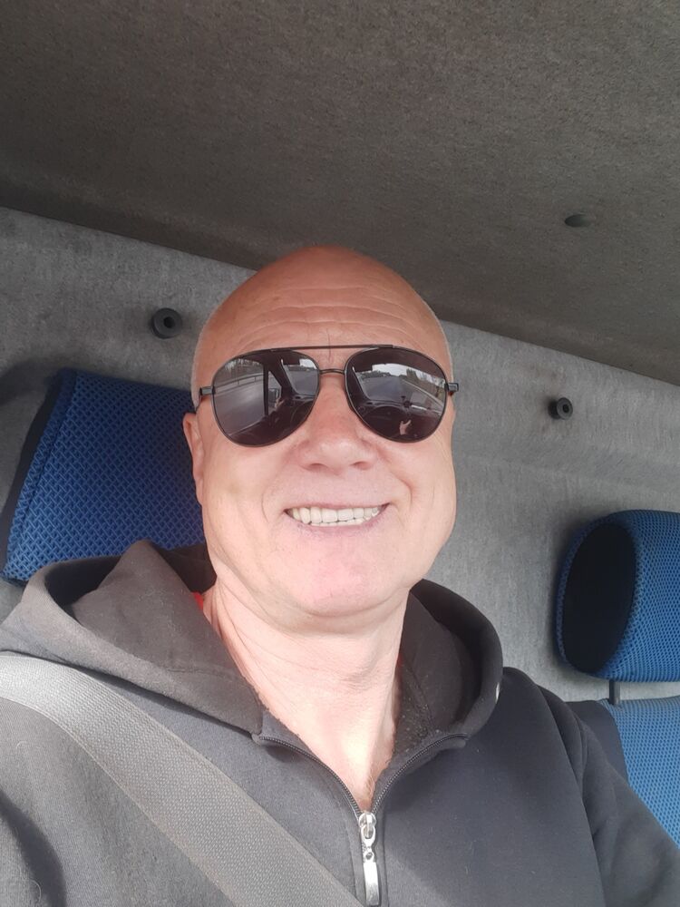  34683037  Oleg, 62 ,     