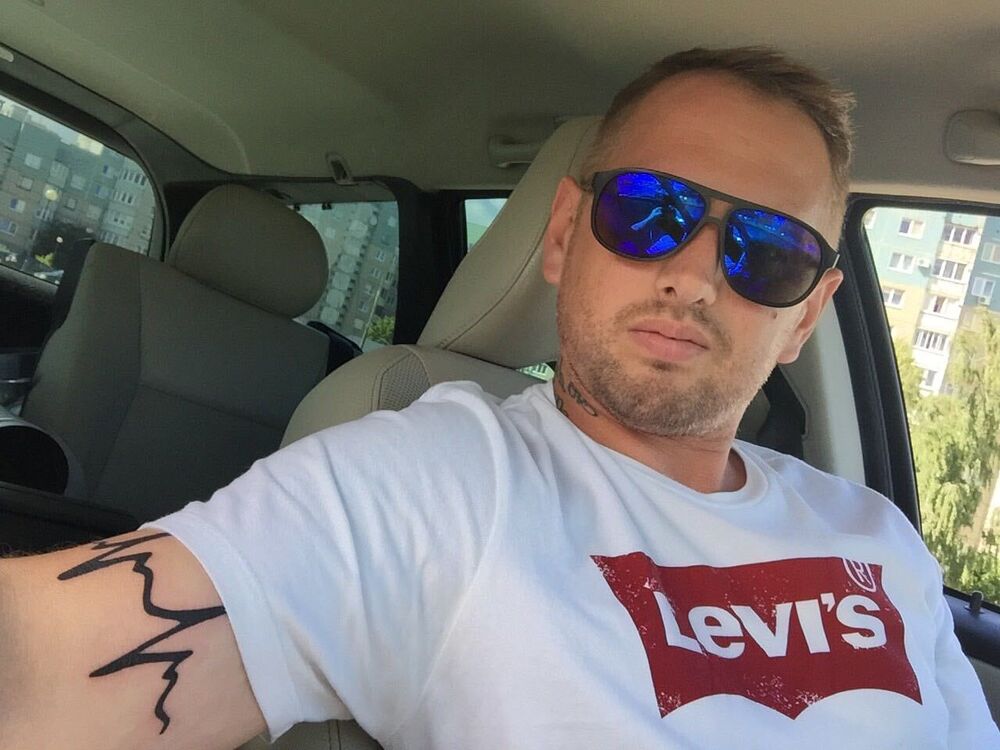  ,   Alex, 40 ,   ,   , 