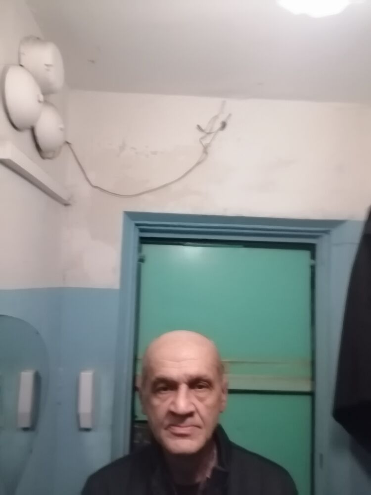  48295527  , 63 ,    