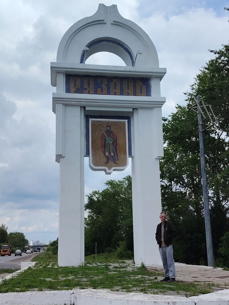  53011857  Alexey, 48 ,    