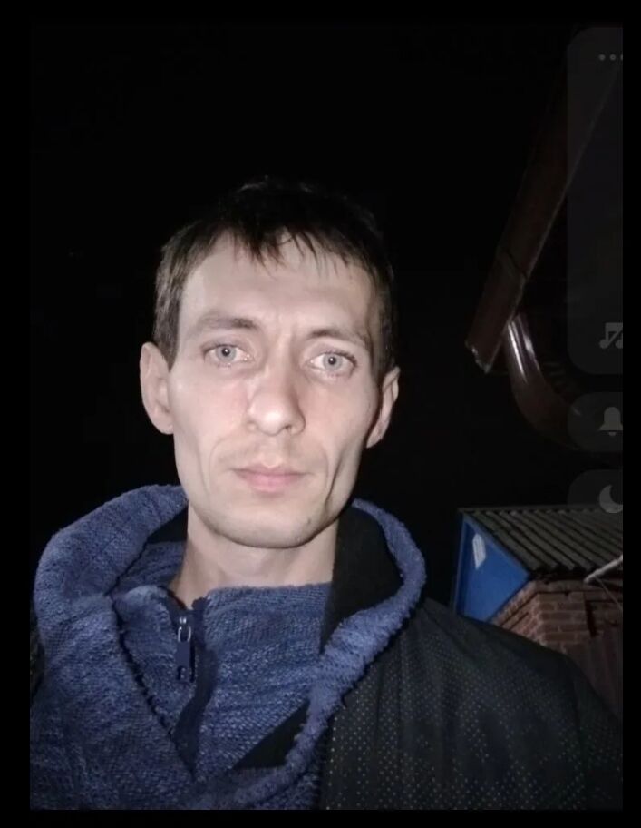 48143057  Mikhail, 31 ,    