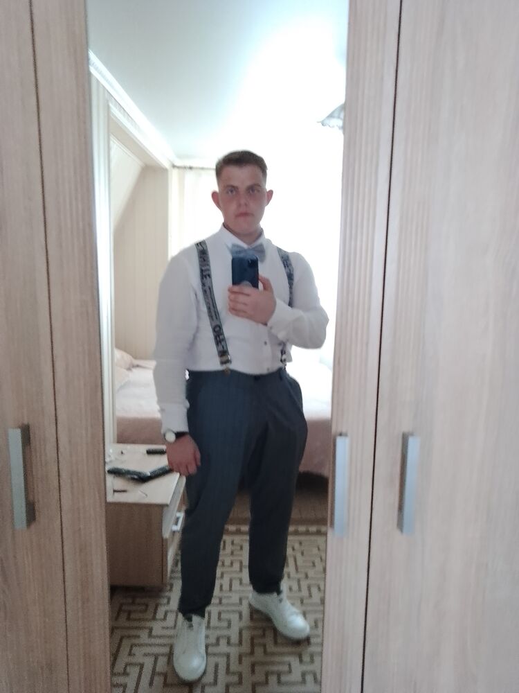  30888727  Denis, 25 ,    