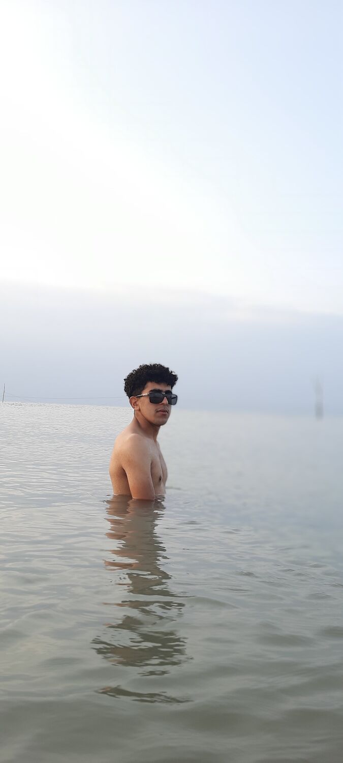  28327317  Elik, 26 ,    