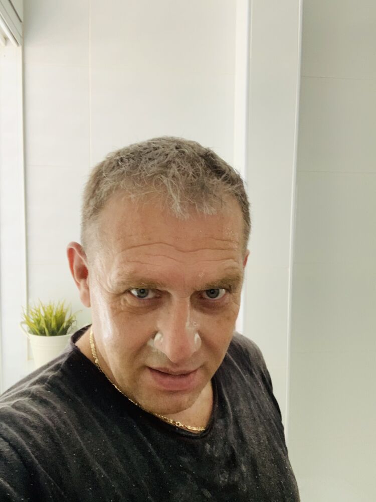  28406607  Michael, 51 ,    Ramat Gan