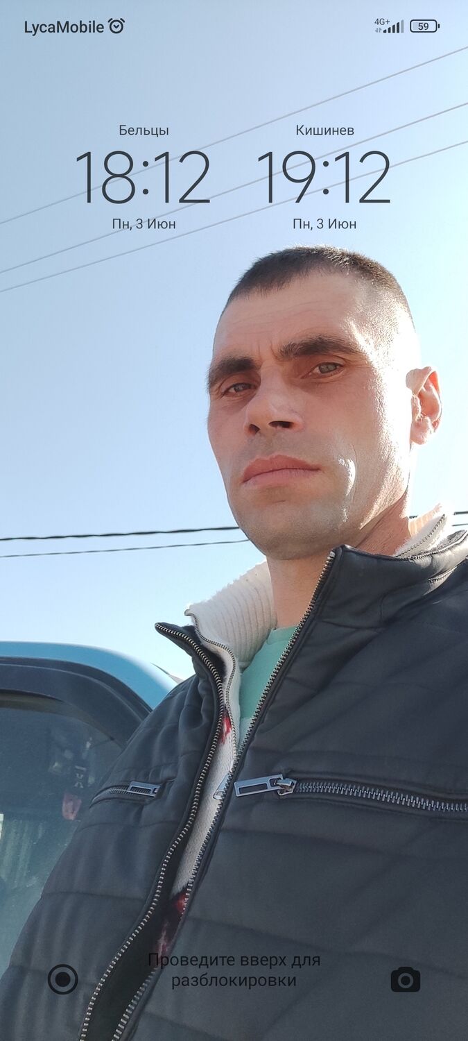  ,   Mihail, 40 ,   ,   