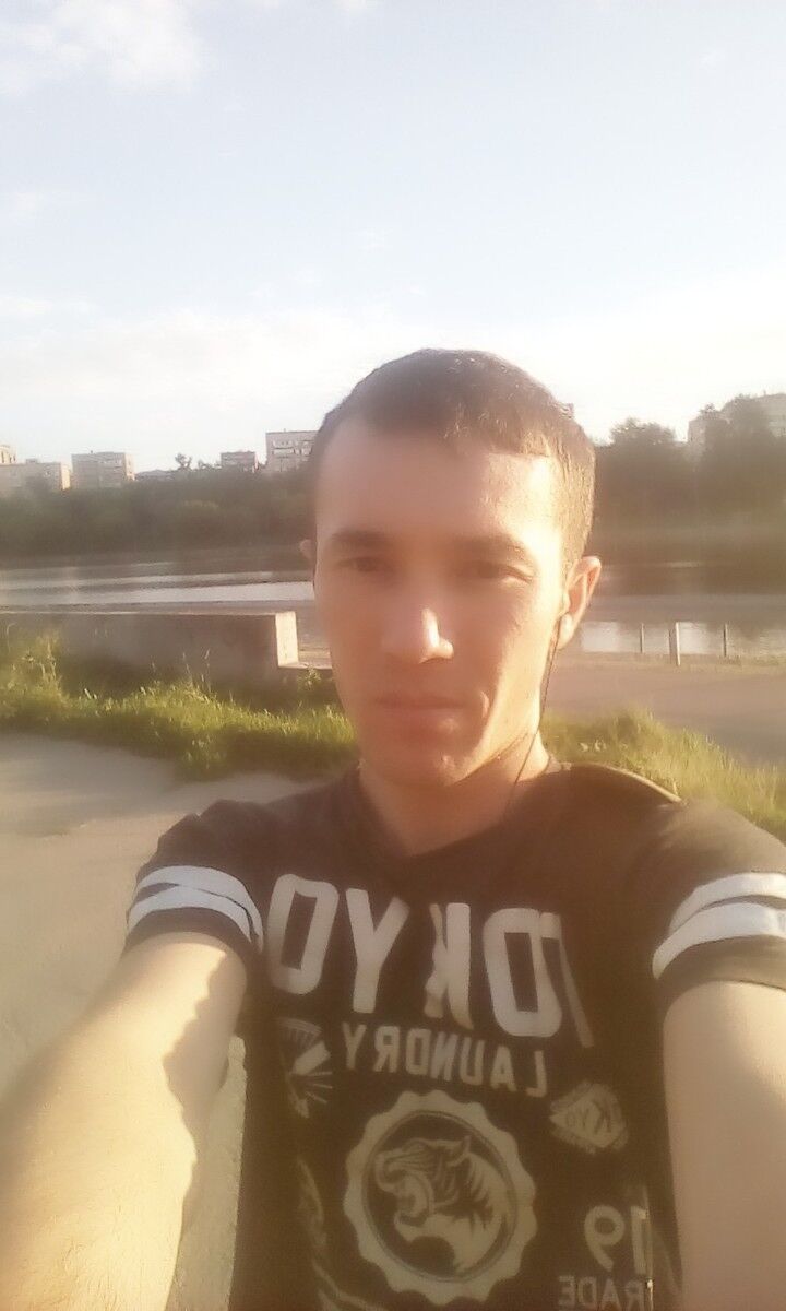  10115857  Bekzod, 33 ,    