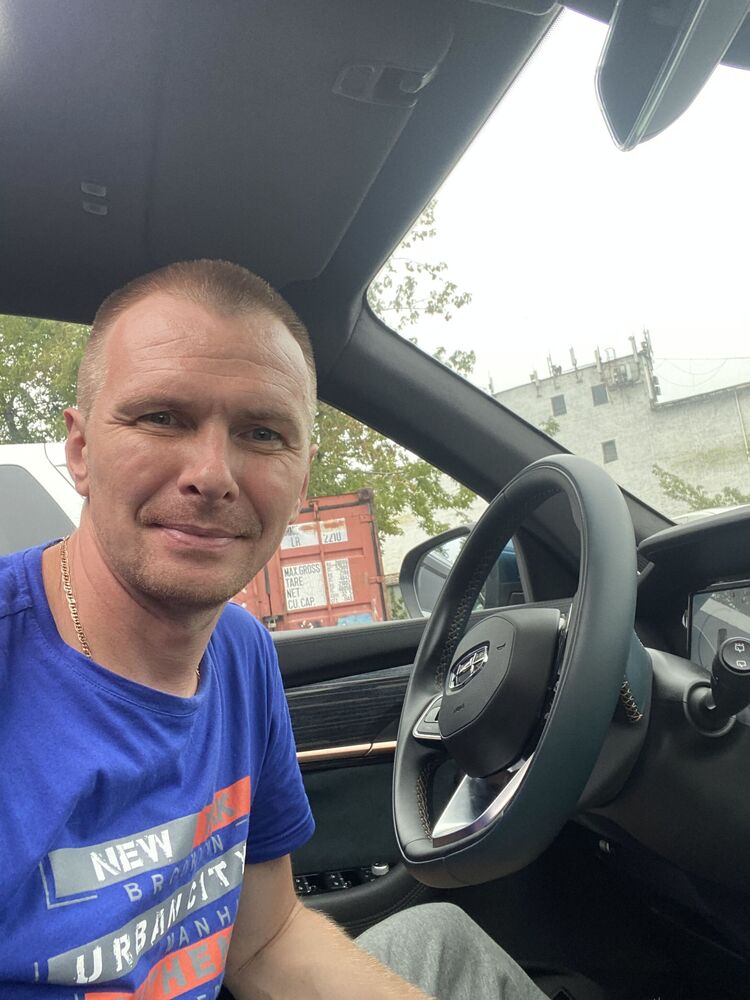  ,   Vitaly, 38 ,   c 