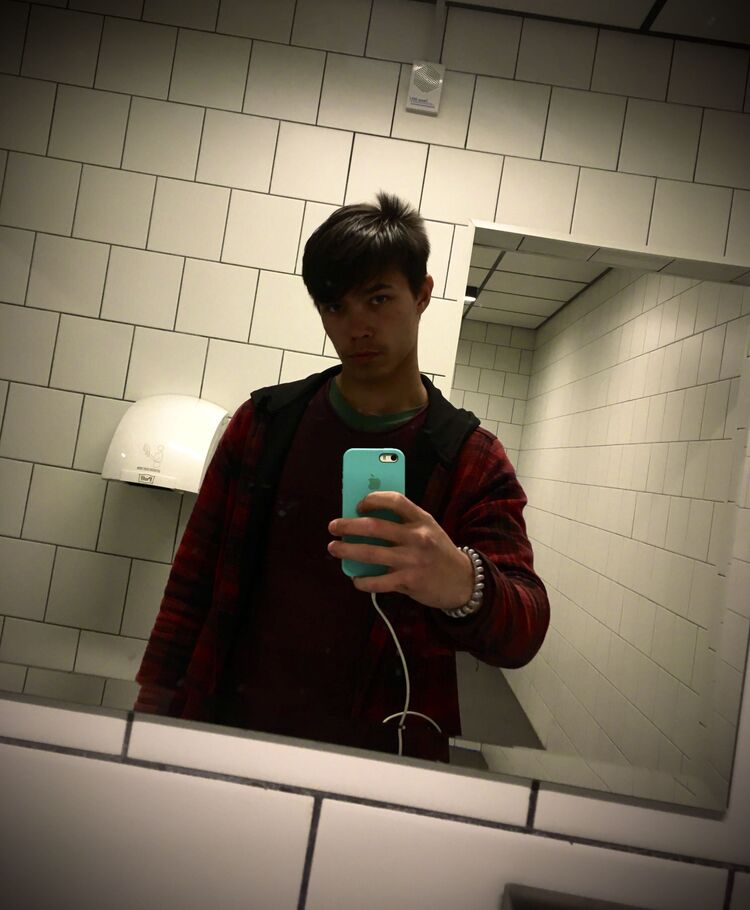  ,   Nils, 25 ,   ,   