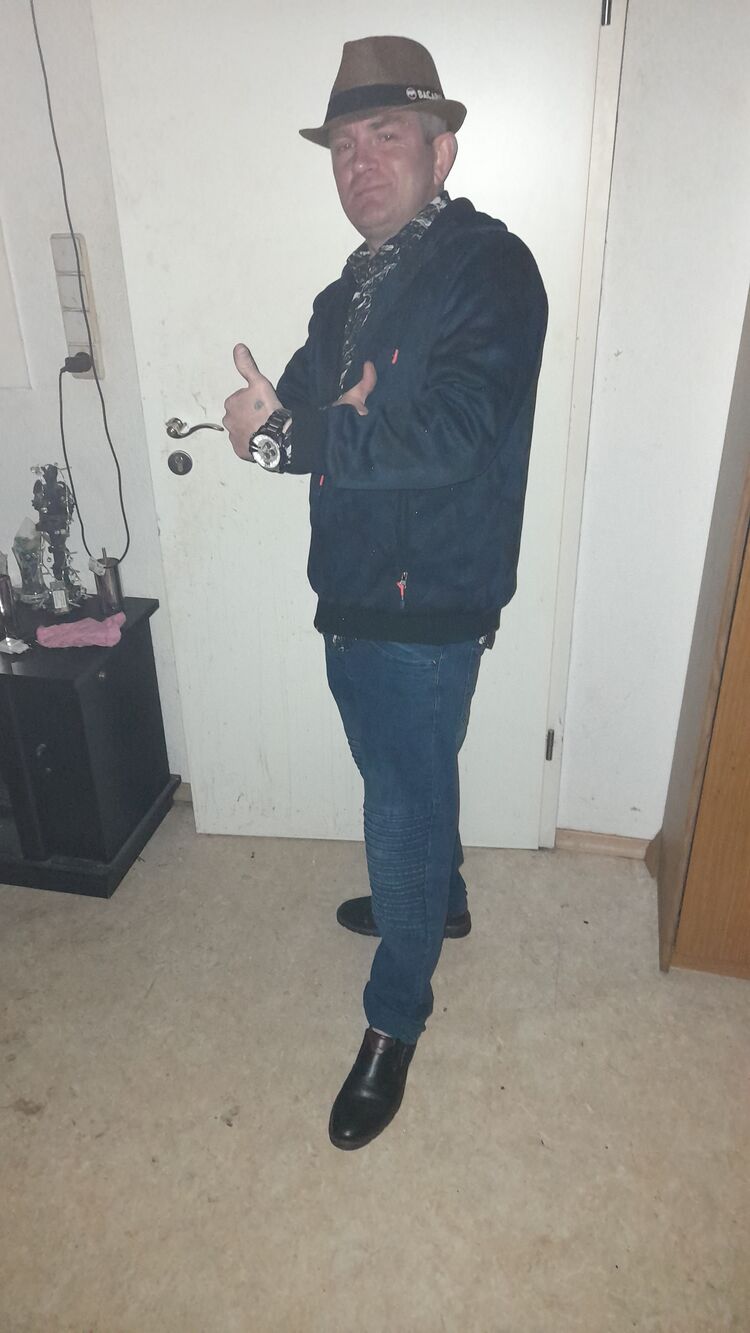  34729697  Waldemar, 45 ,    Germersheim