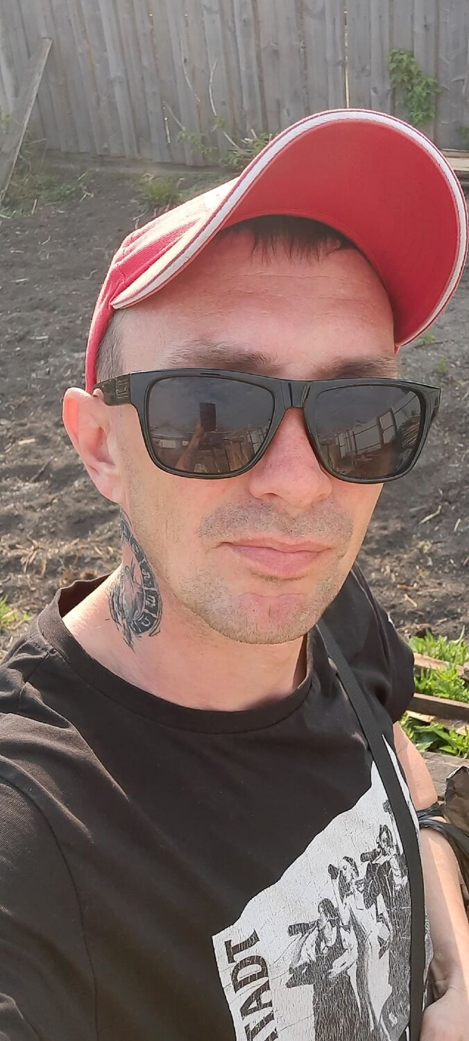  43777617  , 37 ,    