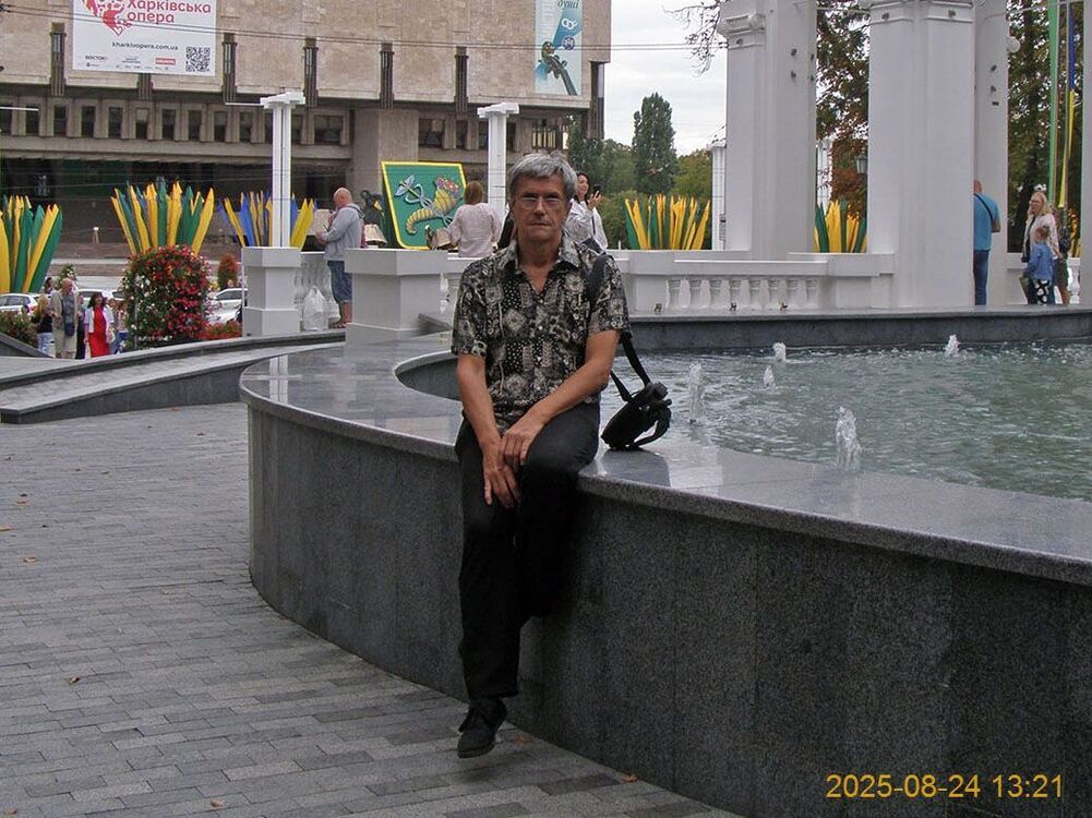  53417847  Alexander, 72 ,    