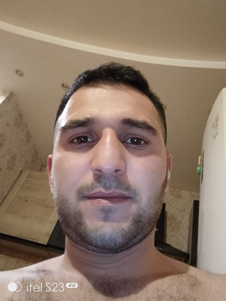  42746677  Babek, 24 ,    