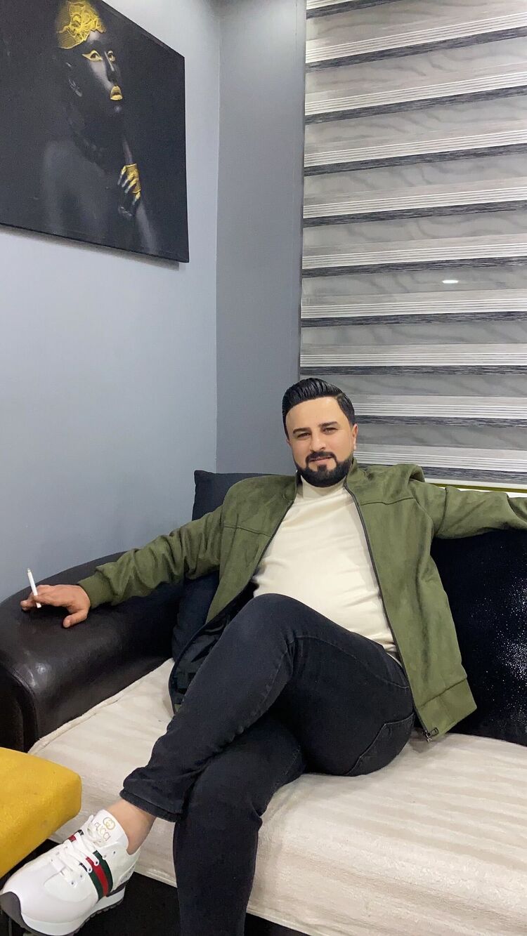  53359527  Mert, 40 ,    