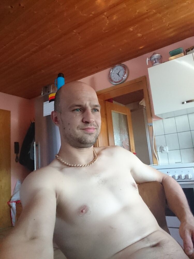  13123387  Ainar, 42 ,    Bruch