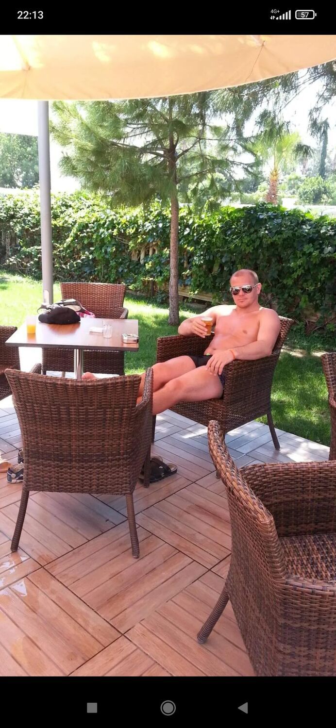  30349477  Sergei, 41 ,    