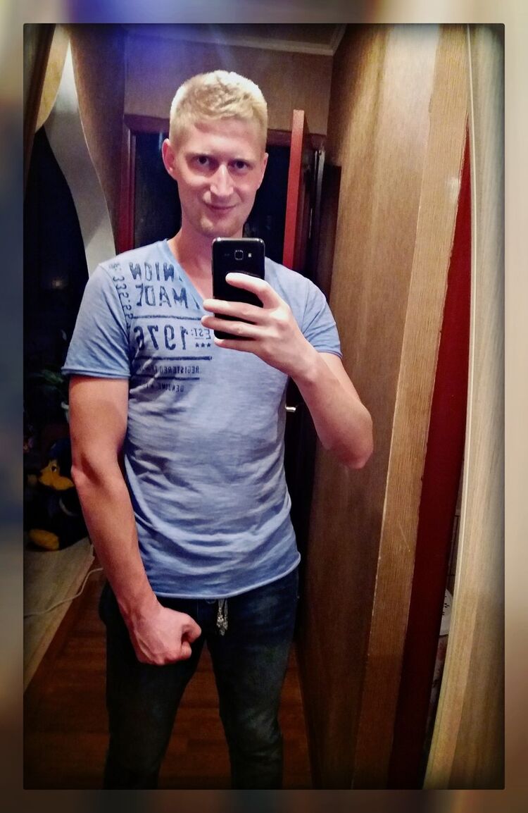  ,   Anton, 34 ,  