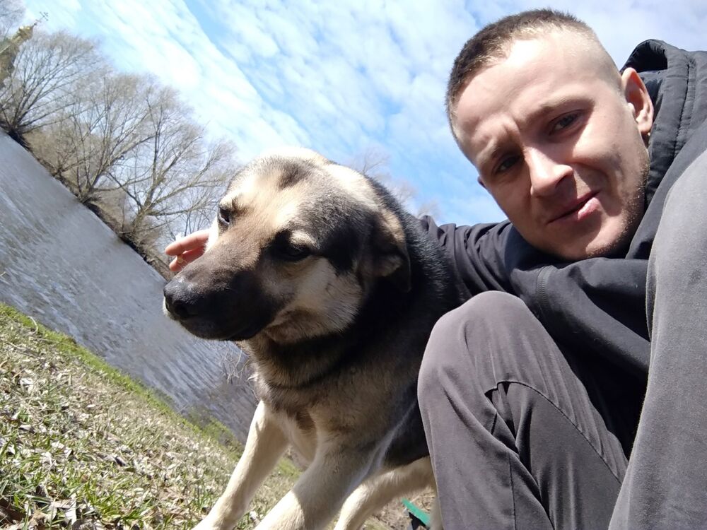  51046177  Anton, 33 ,    