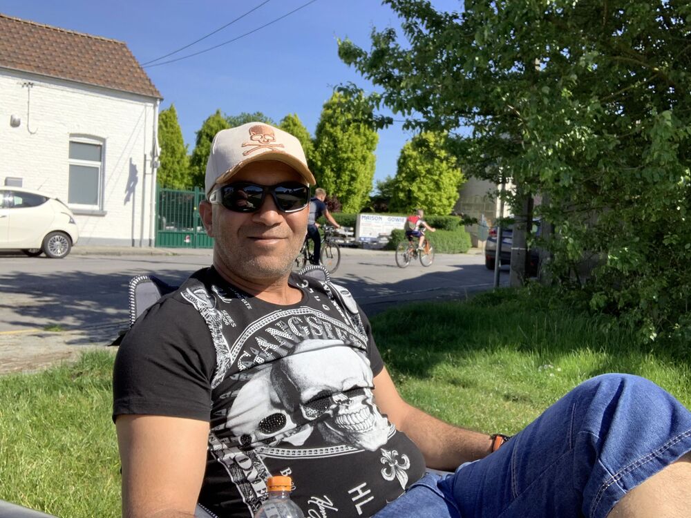  34664997  Houari, 48 ,    