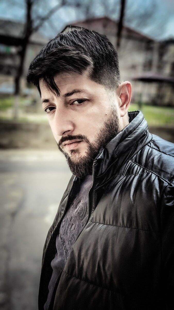  ,   Sadiq, 35 ,   ,   , c 