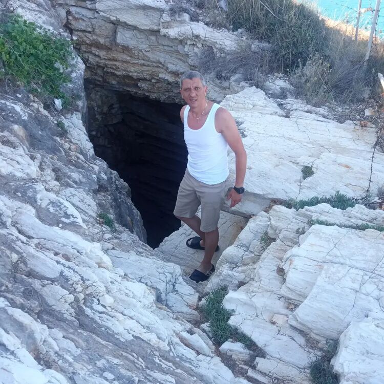  50613467  Andrii, 44 ,    Kartuzy
