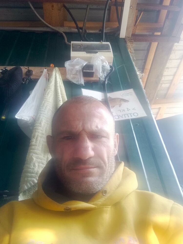  45708087  Victor, 41 ,    