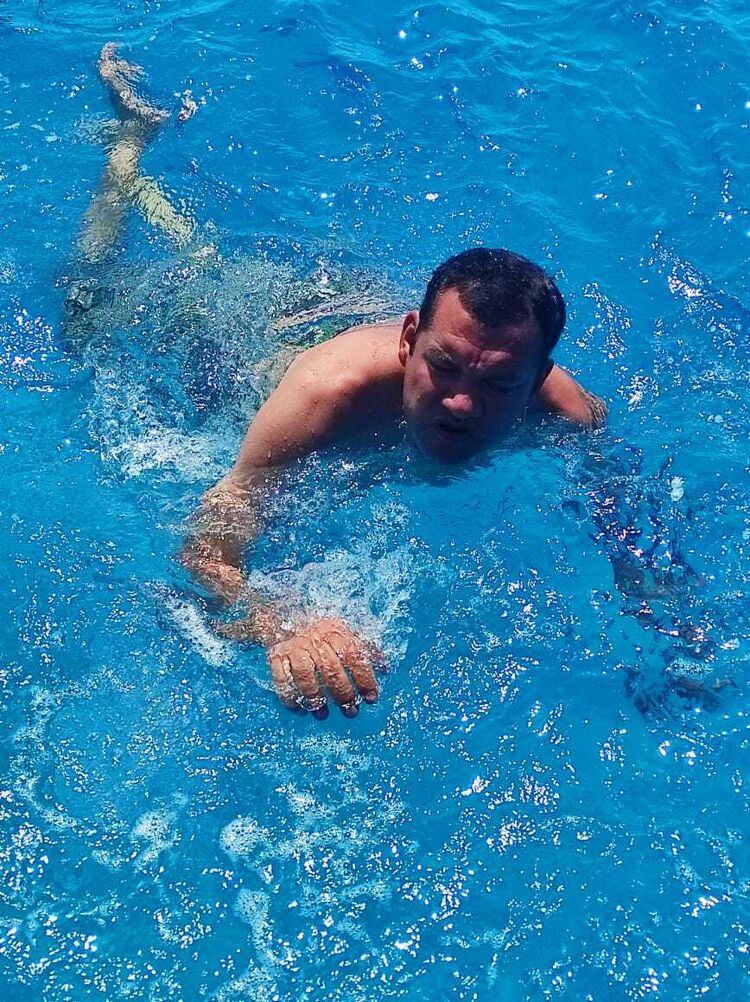  24015707  Younes, 51 ,    