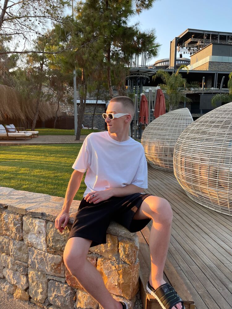  ,   Vlad, 20 ,     , c , 