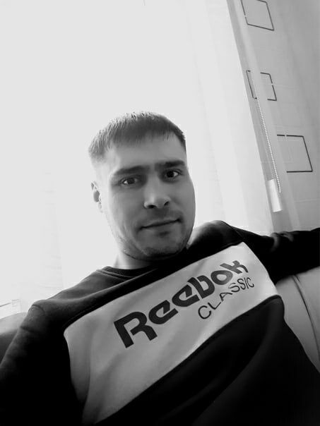  47044817  Aleksandr, 35 ,    