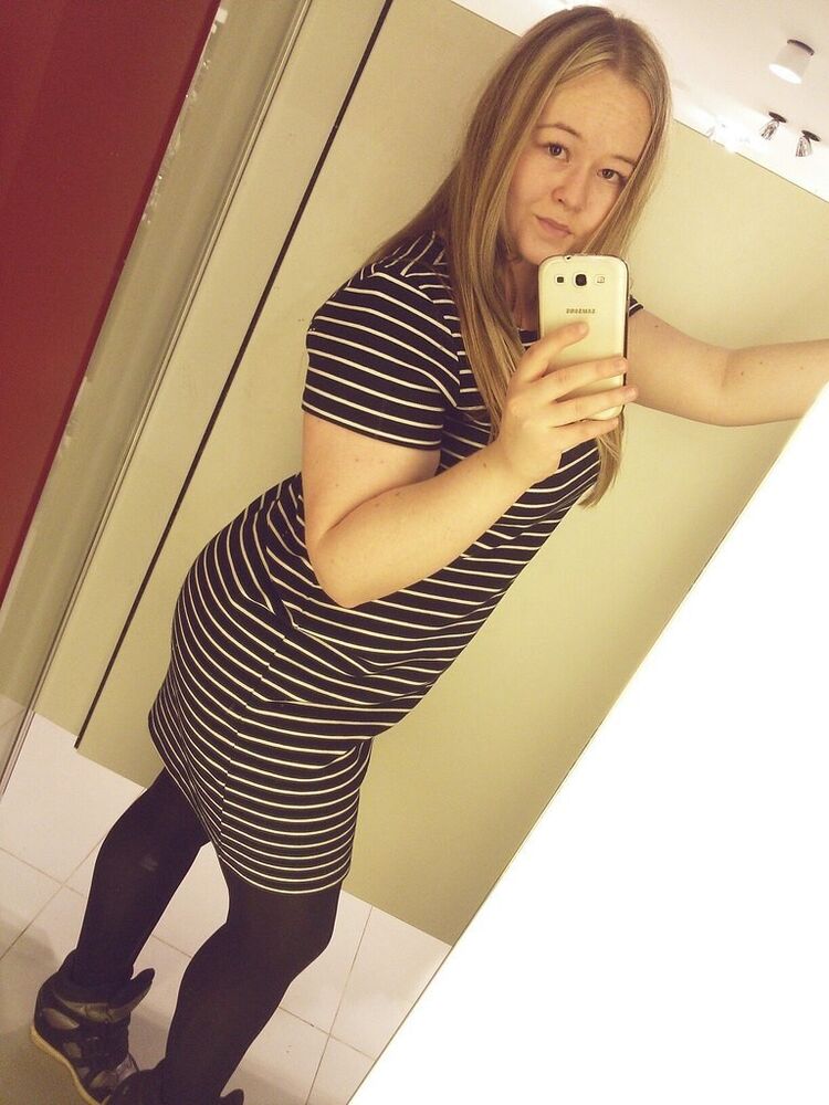  9795577  Yulia, 30 ,    