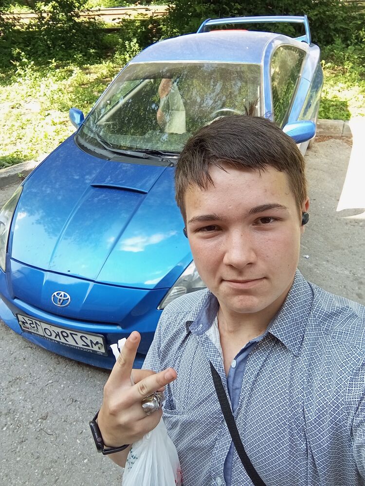  52891457  Ivan, 18 ,    