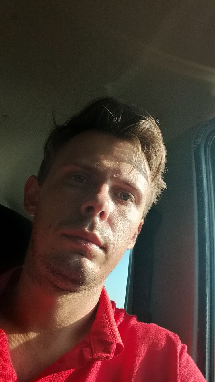  38119517  Andrey, 31 ,    