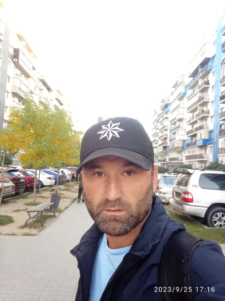  48130387  Murodbek, 39 ,    