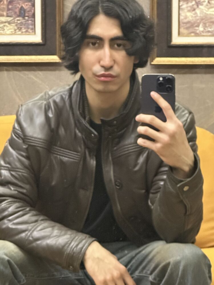  53628747  Tigran, 20 ,    