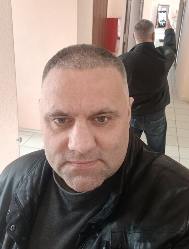  43850177  , 44 ,    