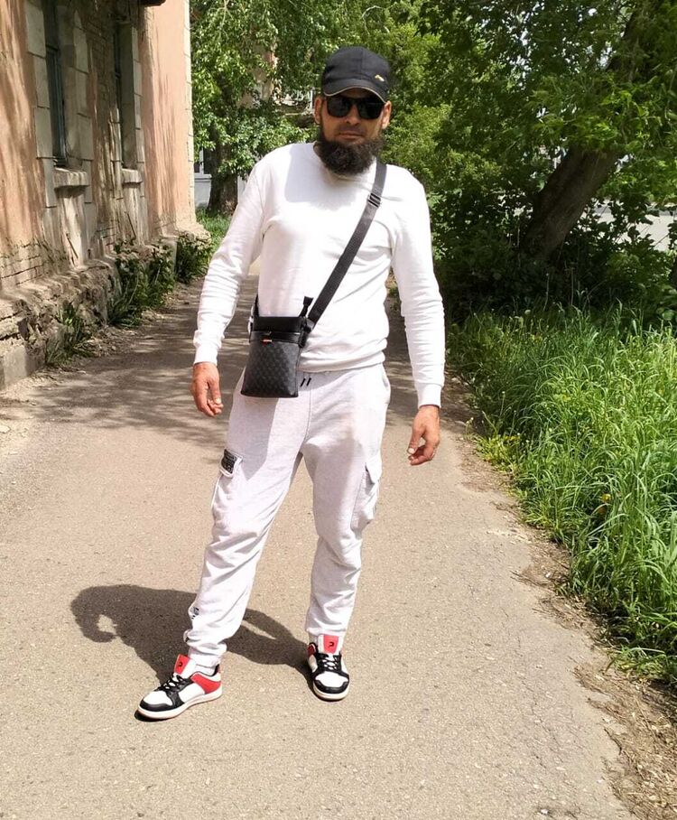  ,   Zaur, 33 ,   ,   , c , 