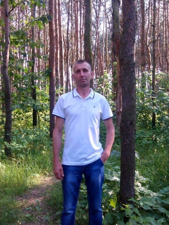  6679347  Aleks, 49 ,    