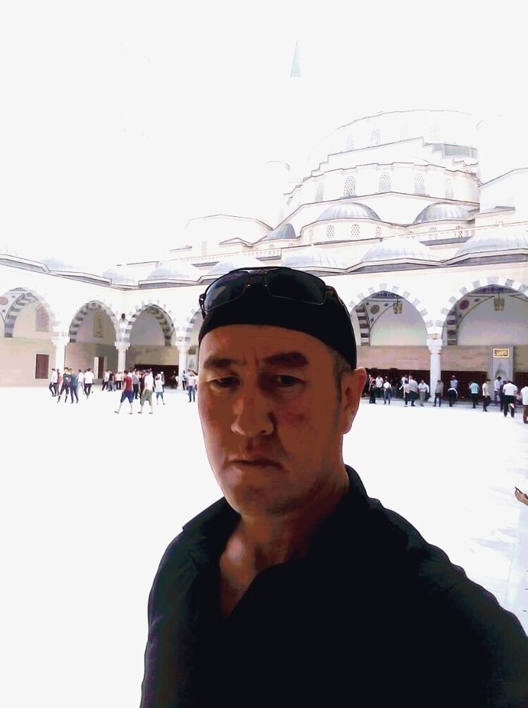  20318427  Sanjar, 44 ,    