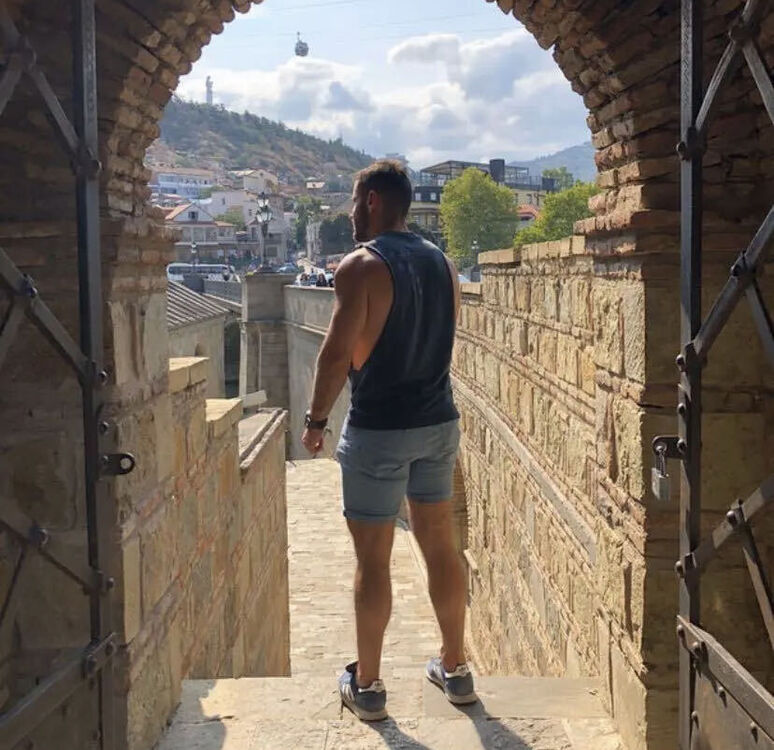  26986967  , 33 ,    -